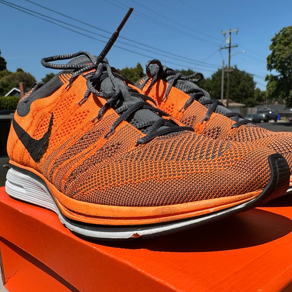 RARE Nike Flyknit Trainer Total Orange 532984-880 Size 10.5 2012